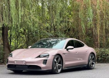 Porsche Taycan 2021, фото 1