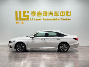 Honda Accord · 2.0L — фото 3