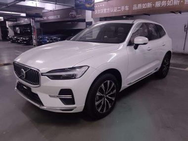 Volvo XC60 2025, фото 1
