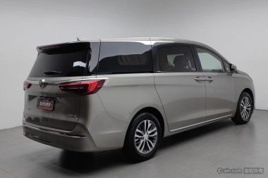 Buick GL8 ES 2.0T — фото 4
