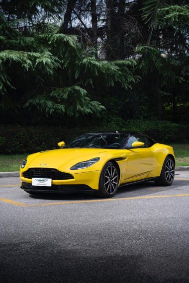 Aston Martin DB11 2020, фото 1