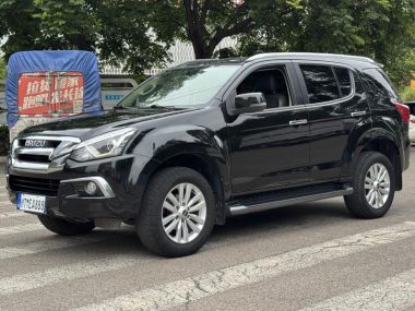 Isuzu mu-X 2020, фото 1