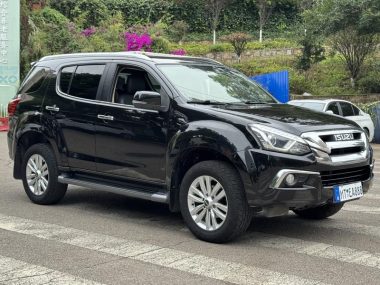 Isuzu mu-X 1.9T 7 VI — фото 3