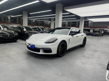 Porsche Panamera 2020, фото 1