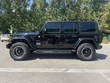 Jeep Wrangler 2.0T Sahara VI — фото 3