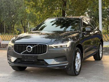 Volvo XC60 2019, фото 1