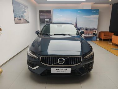 Volvo S60 B4 — фото 2