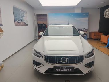Volvo S60 B4 — фото 2