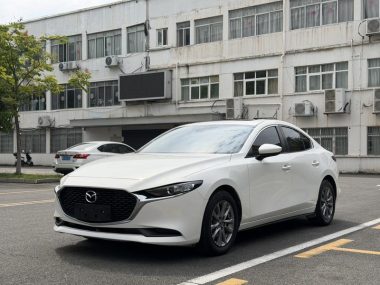Mazda 3 2020, фото 1