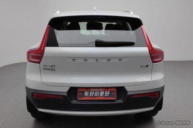 Volvo XC40 B4 — фото 3
