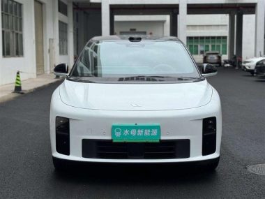 Li Auto i6 2WD Standard Edition — фото 2