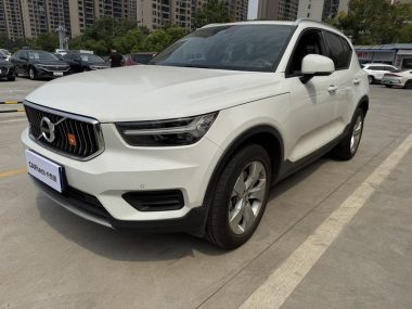Volvo XC40 2022, фото 1