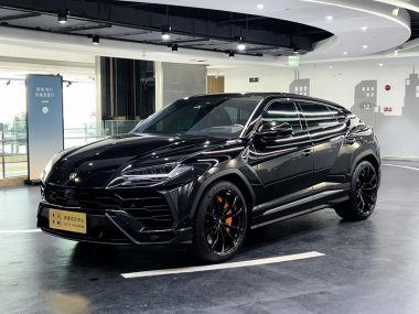 Lamborghini Urus 2021, фото 1