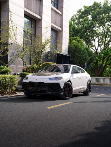 Lamborghini Urus 2023, фото 1