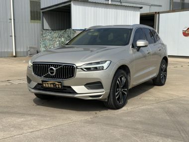 Volvo XC60 2018, фото 1
