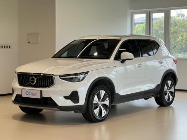 Volvo XC40 2024, фото 1