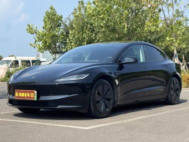 Tesla Model 3 2024, фото 1