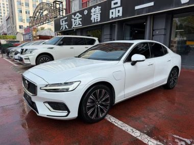 Volvo S60 2022, фото 1