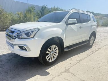 Isuzu mu-X 2021, фото 1