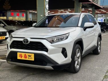Toyota RAV4 2021, фото 1