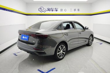 Geely Emgrand 4 1.5L CVT — фото 3