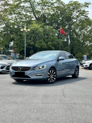 Volvo S60 2019, фото 1