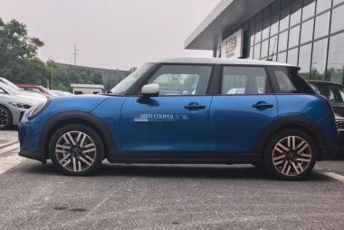 MINI 1.5T COOPER 5-door Classic Line — фото 3