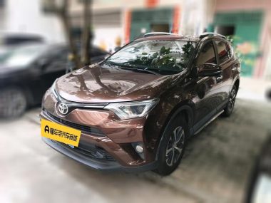 Toyota RAV4 2018, фото 1