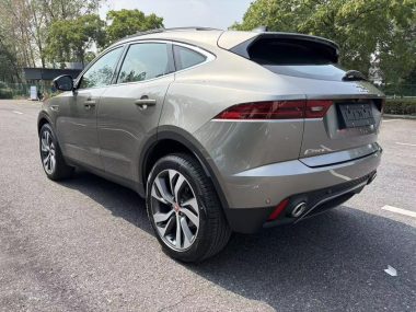 Jaguar E-PACE R-DYNAMIC — фото 4