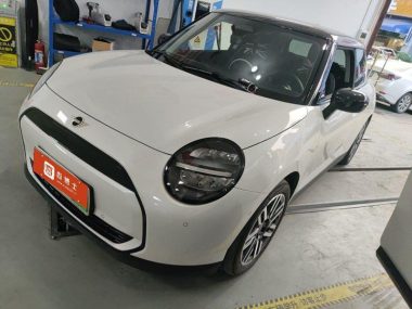 MINI COOPER 2025, фото 1