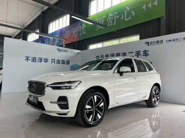 Volvo XC60 2026, фото 1