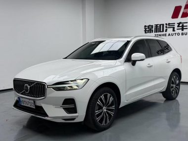 Volvo XC60 2022, фото 1