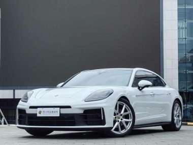 Porsche Panamera 2024, фото 1