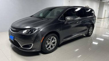 Chrysler Grand Voyager 2019, фото 1