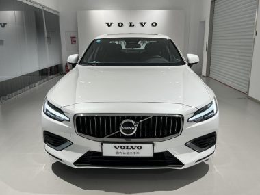 Volvo S60 B4 — фото 2