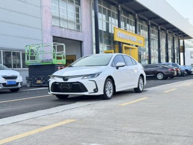 Toyota Corolla 2021, фото 1