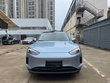 AITO M5 EV RWD Standard — фото 2