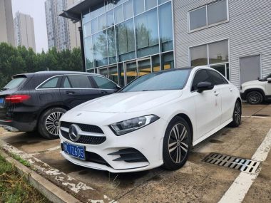 Mercedes-Benz A-Class 2019, фото 1