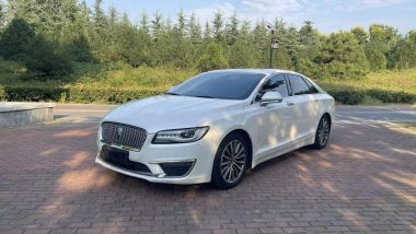 Lincoln MKZ 2023, фото 1