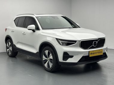 Volvo XC40 B3 — фото 3
