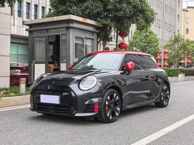 MINI JCW 2025, фото 1