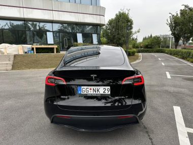 Tesla Model Y Facelift RWD — фото 3