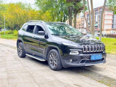 Jeep Cherokee 2.0L — фото 3