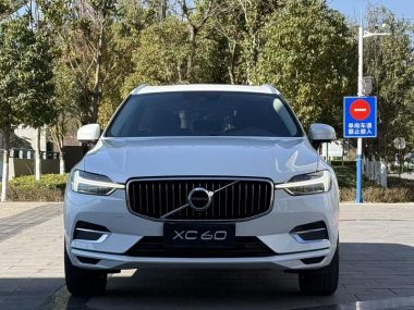 Volvo XC60 T5 4WD Zhiyuan Luxury — фото 2
