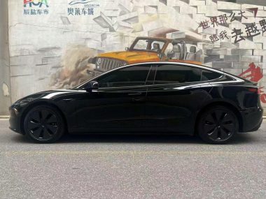Tesla Model 3 Long Range AWD — фото 3