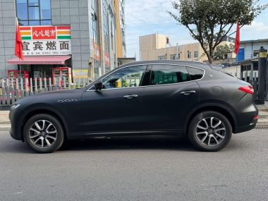 Maserati Levante 3.0T 350Hp Classic — фото 3