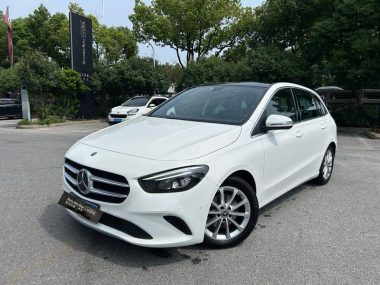 Mercedes-Benz B-Class 2023, фото 1