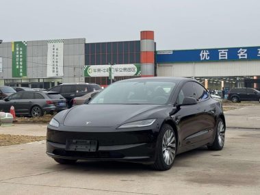 Tesla Model 3 2024, фото 1