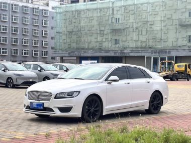 Lincoln MKZ 2021, фото 1