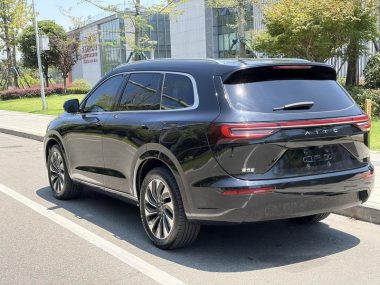 AITO M7 Plus 5-seat RWD — фото 4